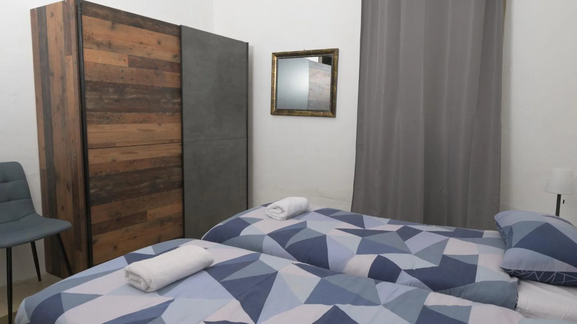 Stylish Valletta 2 Bedrooom City Centre Apartment With Terrace