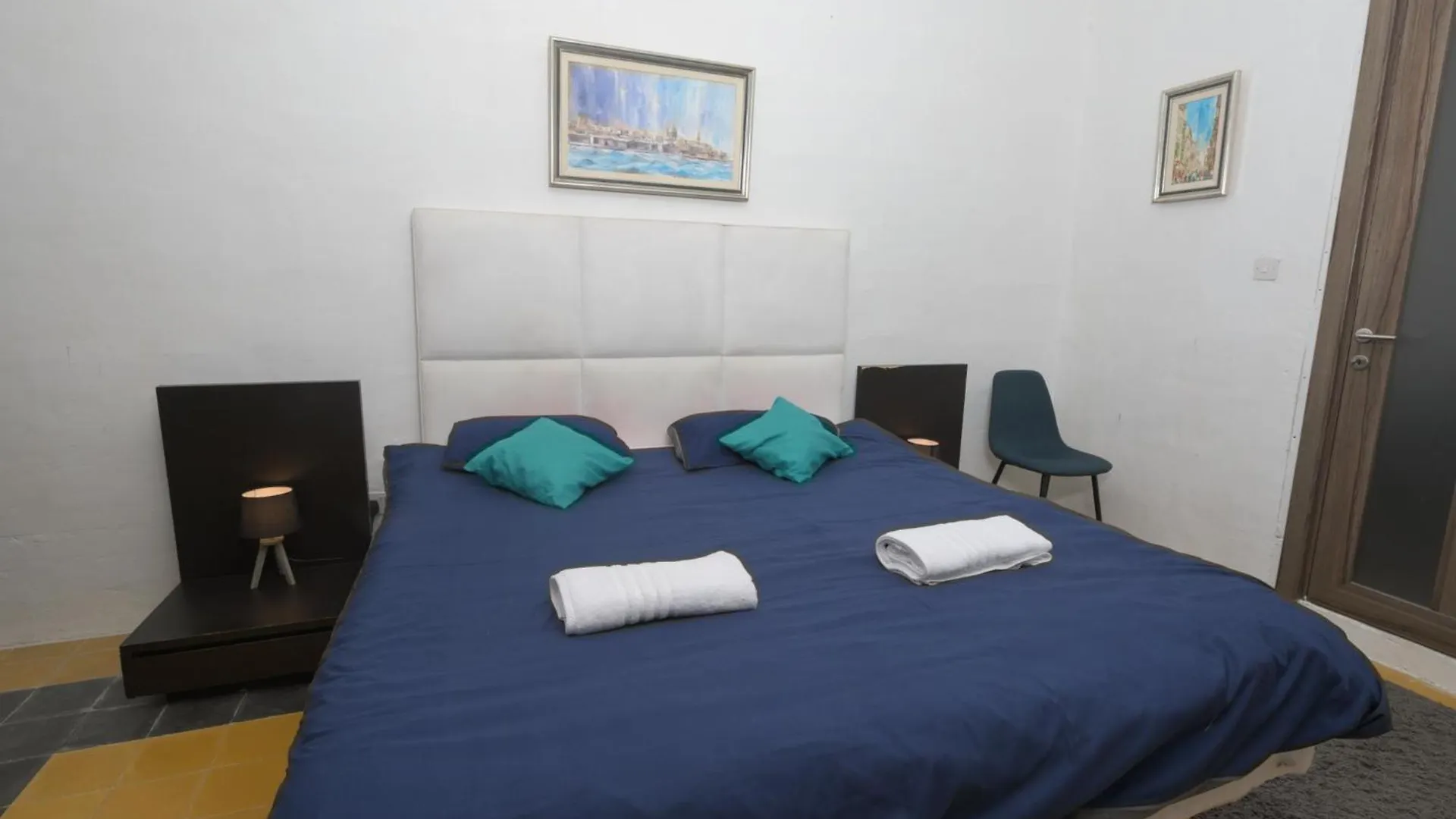 Stylish Valletta 2 Bedrooom City Centre Apartment With Terrace