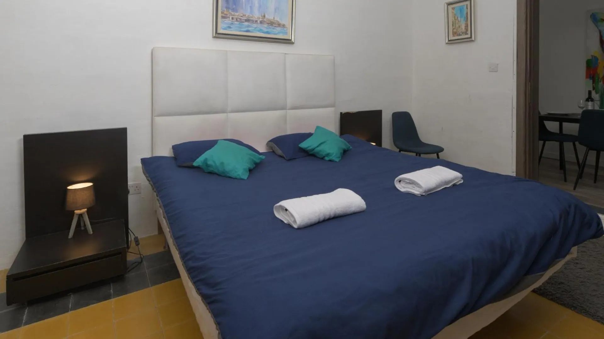 Stylish Valletta 2 Bedrooom City Centre Apartment With Terrace